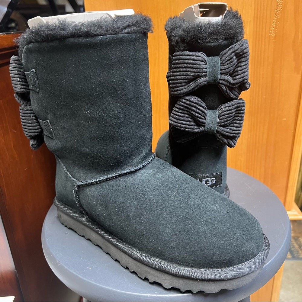 UGG Bailey corduroy bow Winter Boots